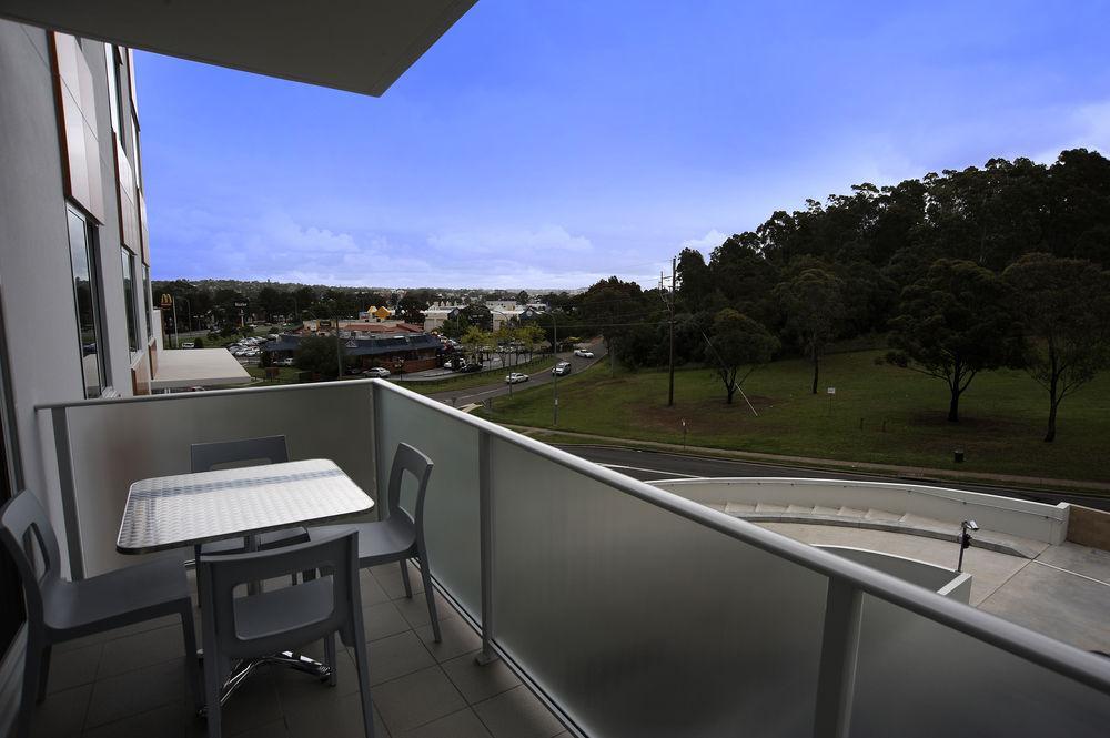 Quest Campbelltown Aparthotel Exterior photo